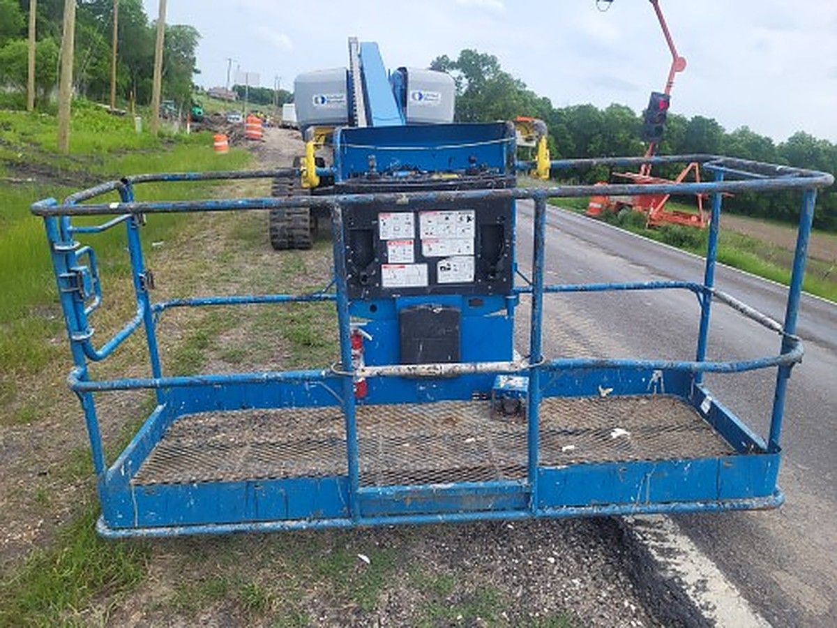 GENIE S-65TRAX photo 5