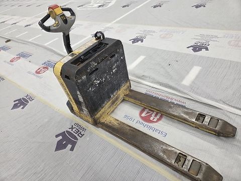 2016 HYSTER W40Z Jack Pallet 4000-4500# Electric
