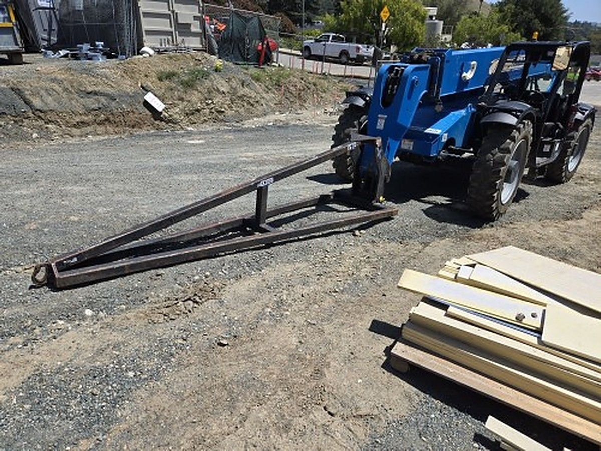 JCB T815 photo 2