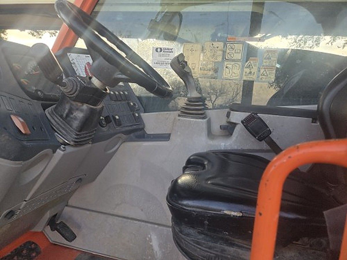 JLG 1055 photo 2