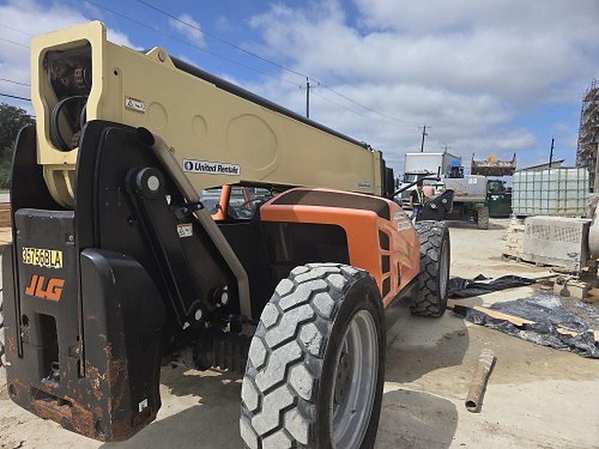 JLG 1055 photo 3