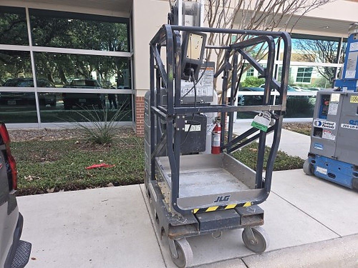 JLG 20MVL photo 3