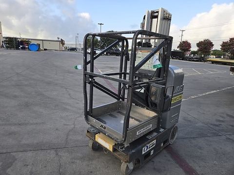2016 JLG 20MVL Vertical Lift 18-20' Elec Self Propelled