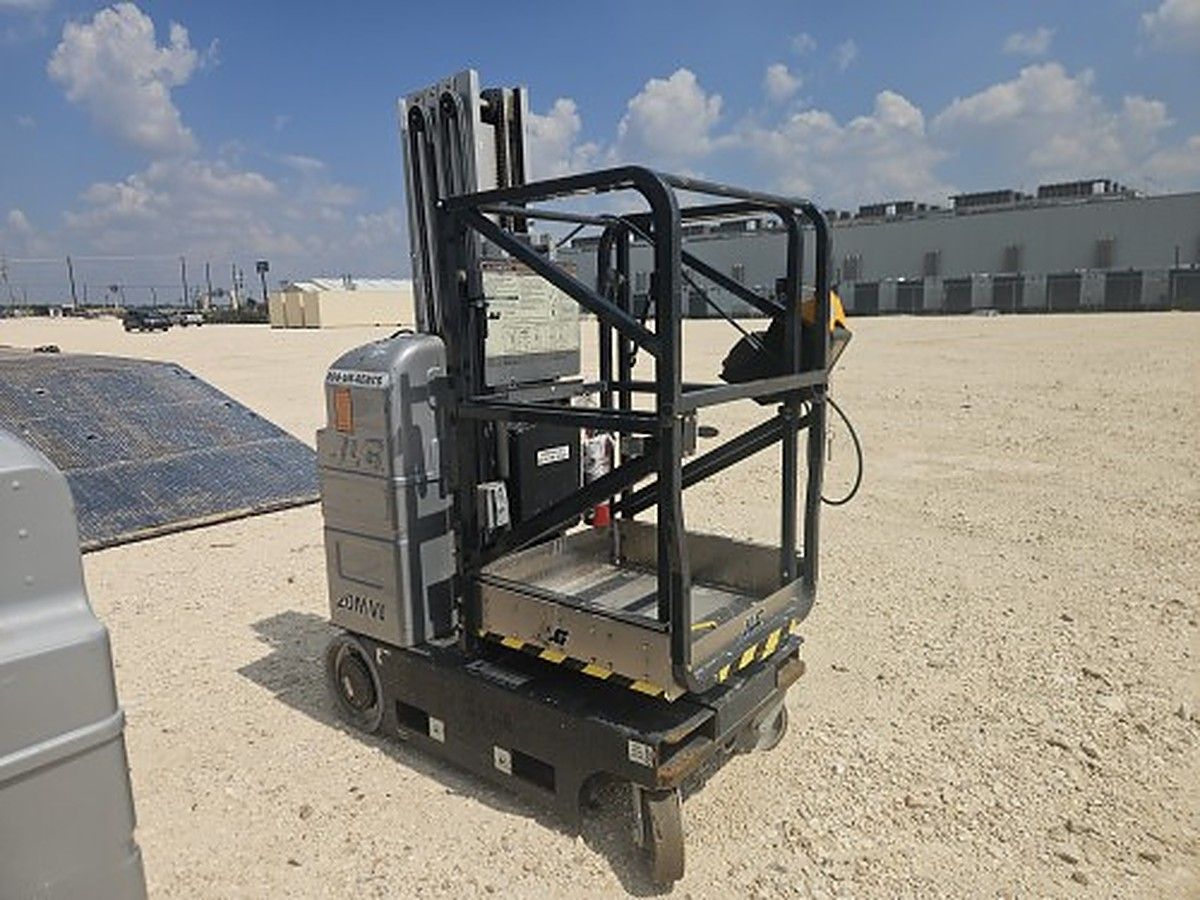 JLG 20MVL photo 9