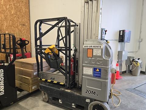 2016 JLG 20MVL Vertical Lift 18-20' Elec Self Propelled