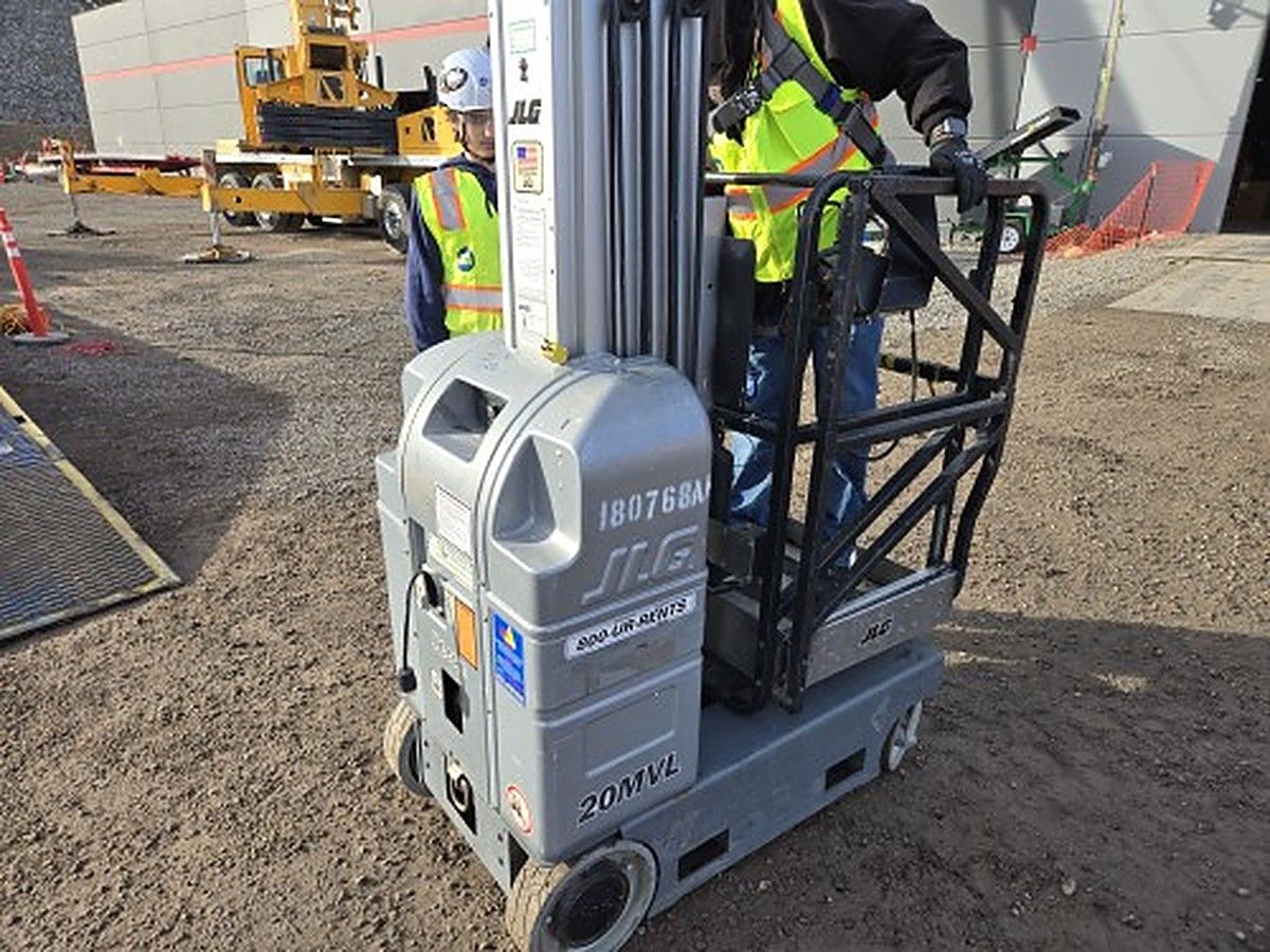 JLG 20MVL photo 2