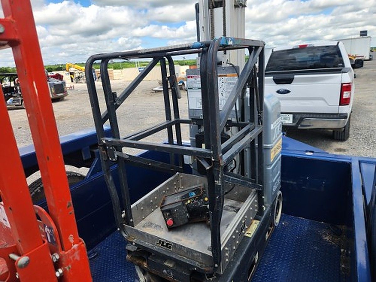 JLG 20MVL photo 2