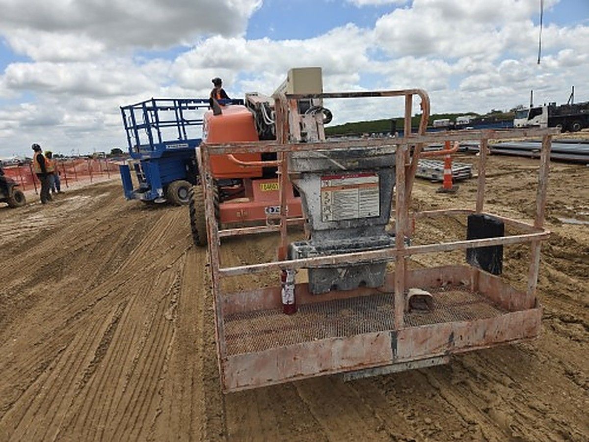 JLG 450AJ photo 2