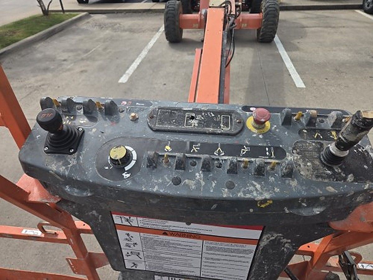 JLG 460SJ photo 9