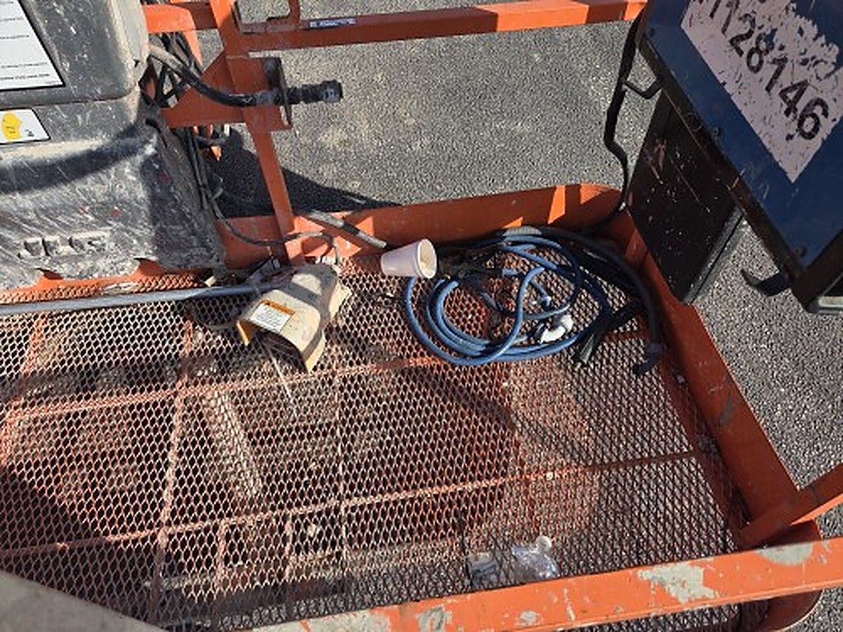 JLG 460SJ photo 10