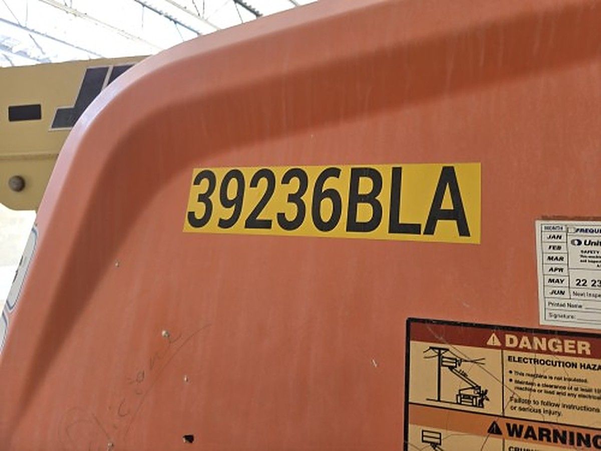 JLG 460SJ photo 2