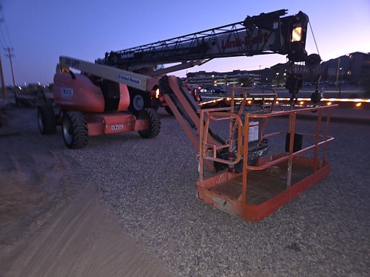 JLG 600AJ photo 2