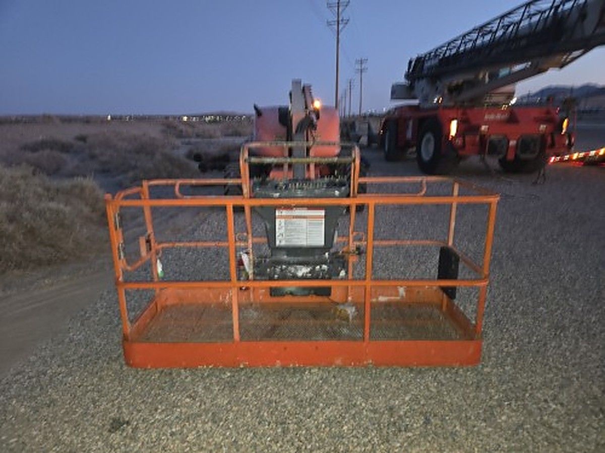 JLG 600AJ photo 3