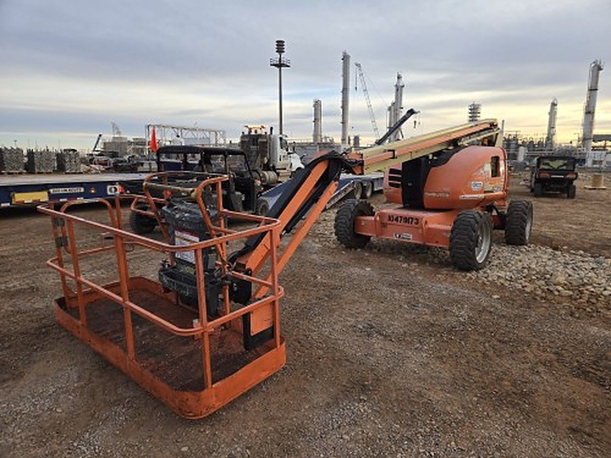 JLG 600AJ photo 2