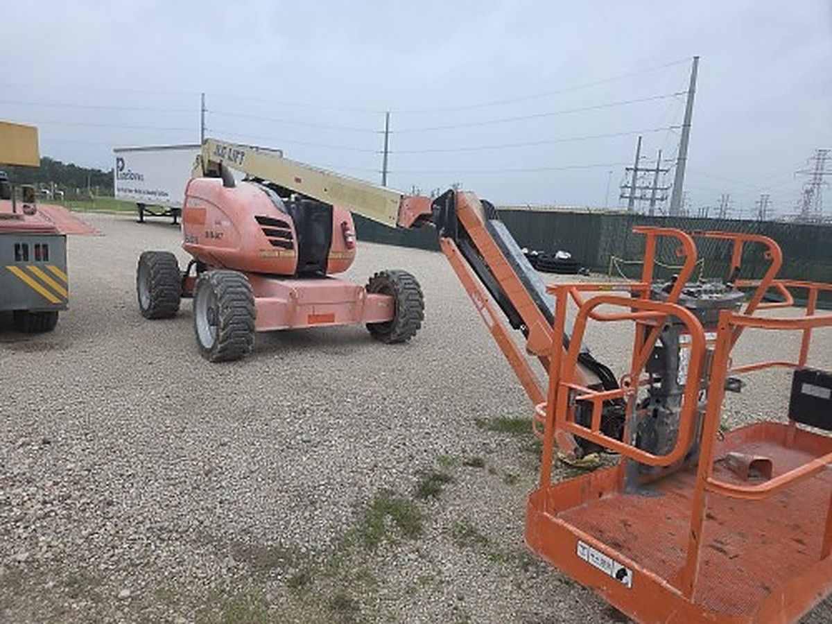 JLG 600AJ photo 2
