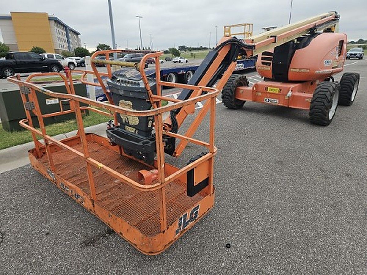 JLG 600AJ photo 3