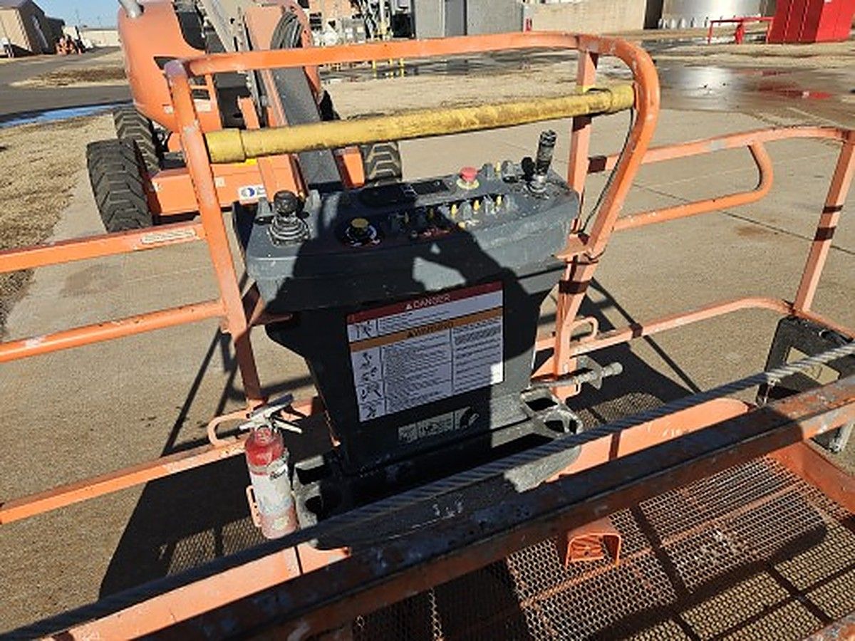 JLG 600AJ photo 3