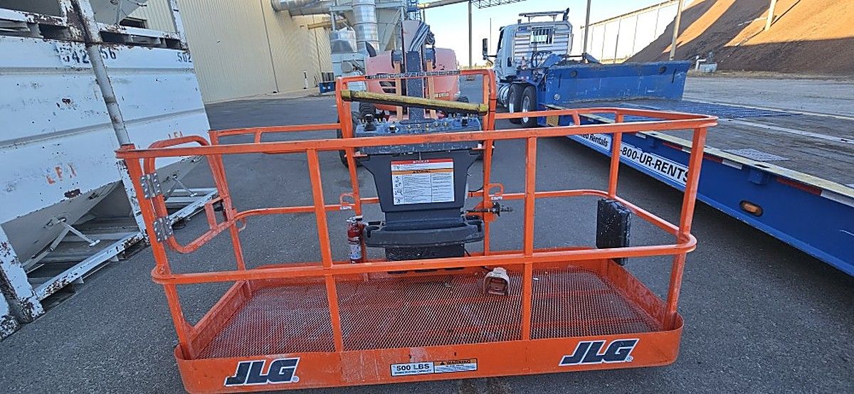 JLG 600AJ photo 3