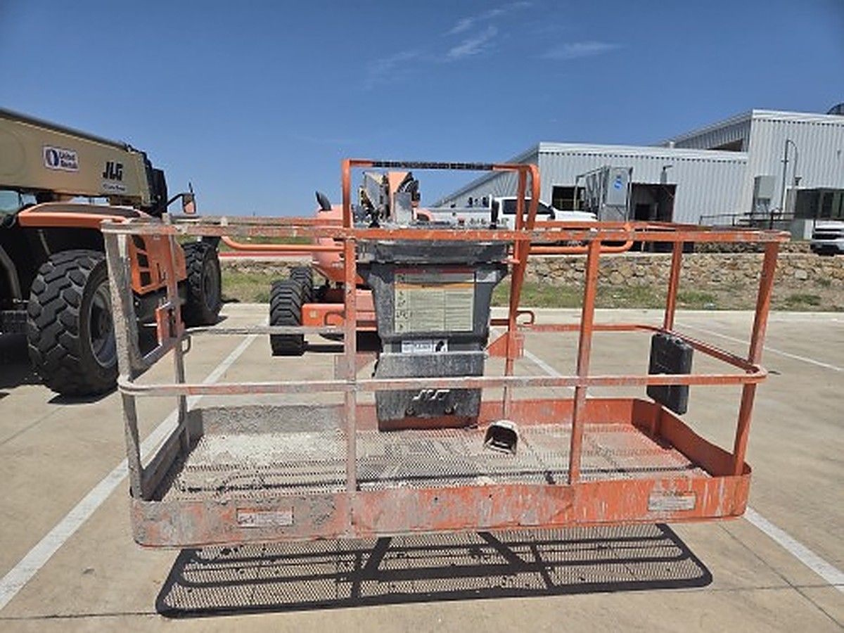 JLG 600AJ photo 4