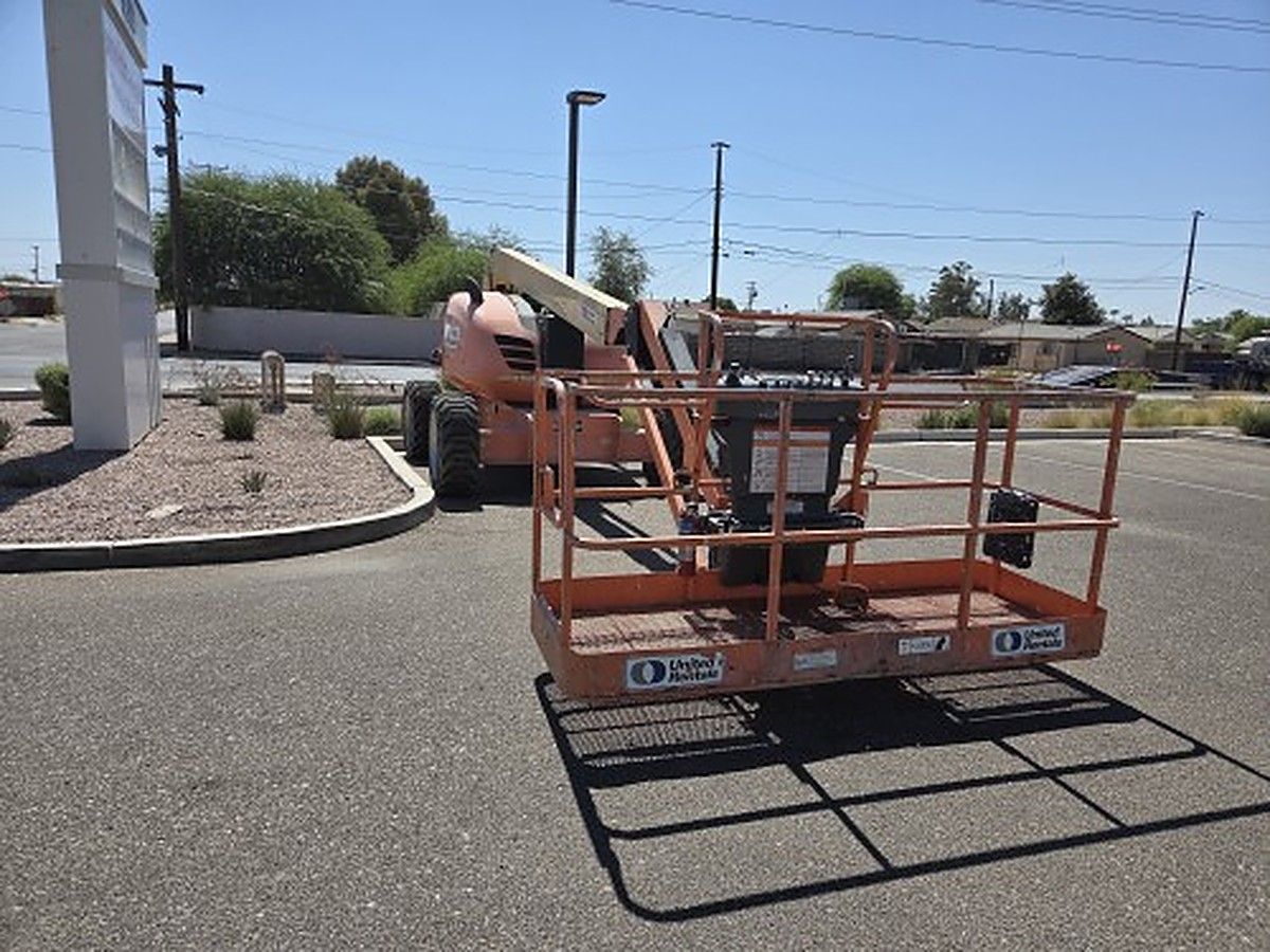 JLG 600AJ photo 2