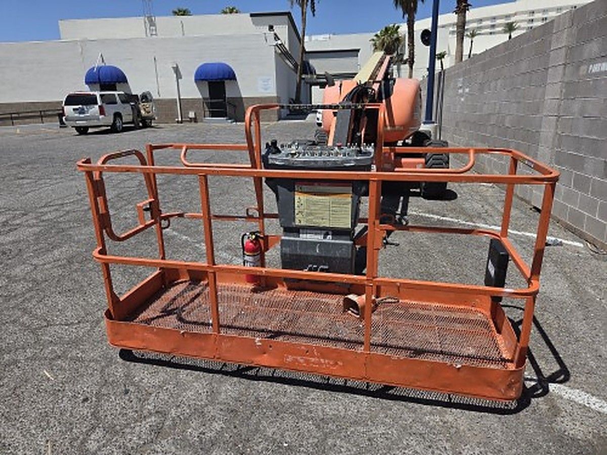 JLG 600AJ photo 3