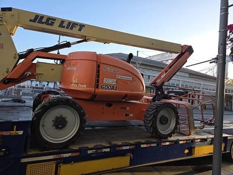 2016 JLG 600AJ Boom 60-64' Articulating
