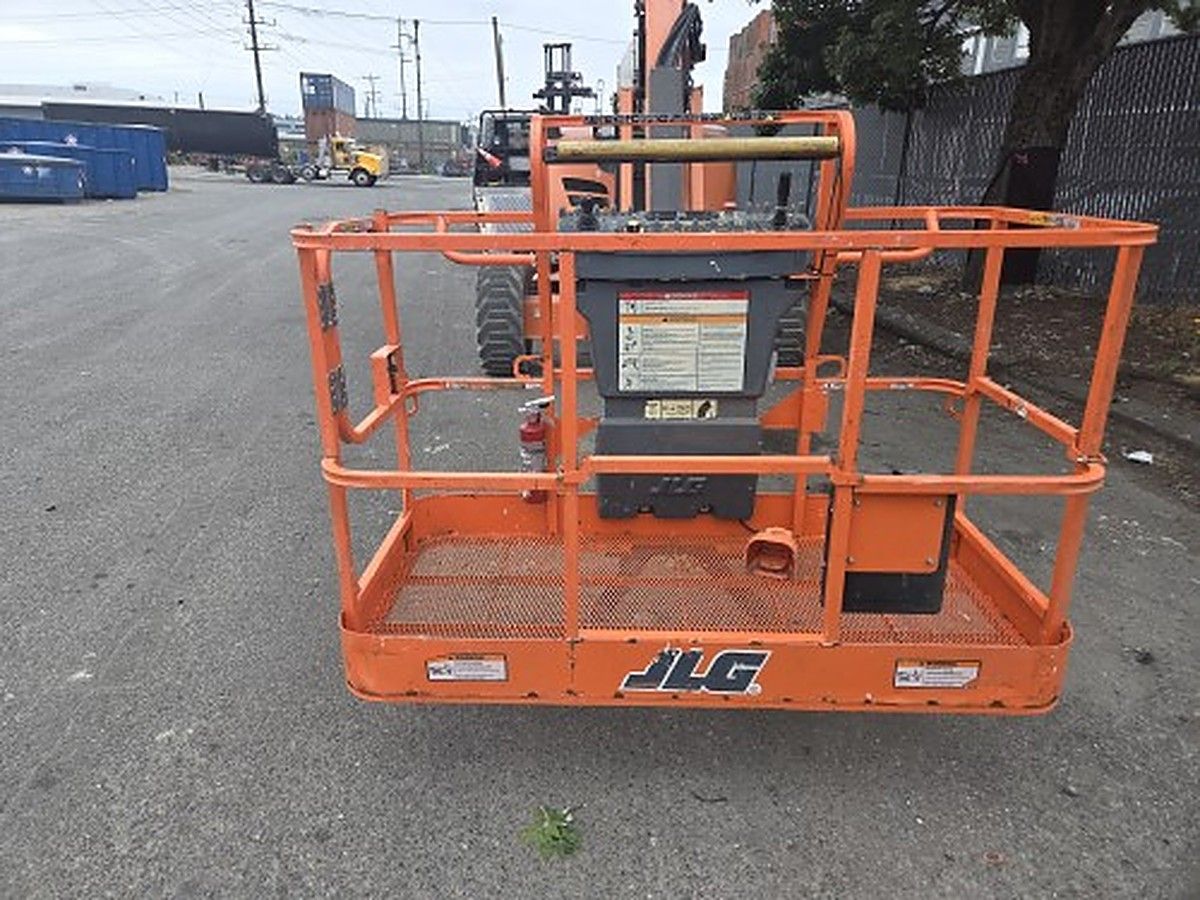 JLG 600AJ photo 5