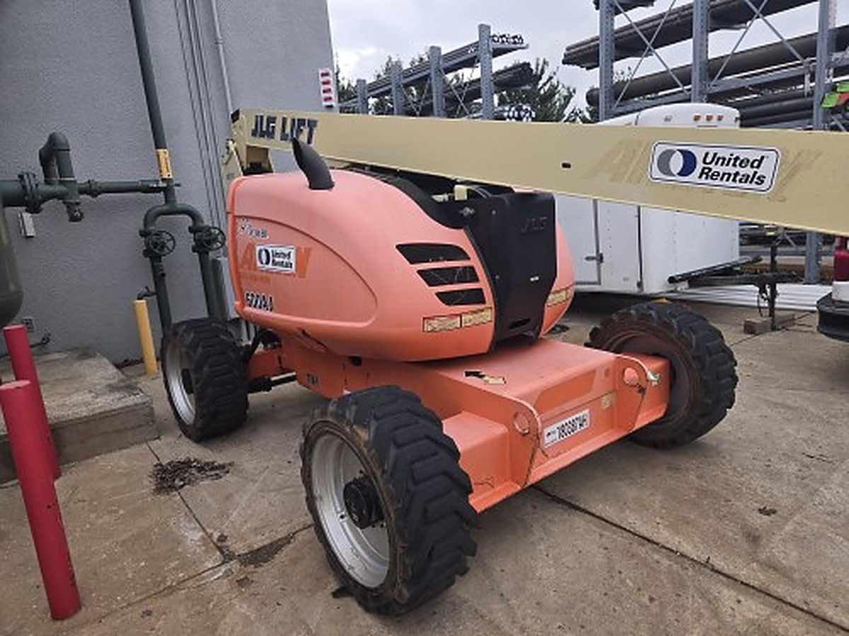 JLG 600AJ photo 2