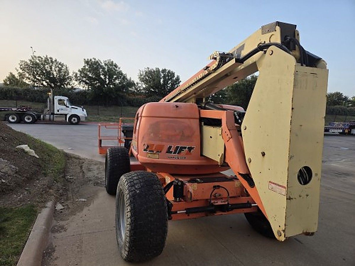 JLG 600AJ photo 2