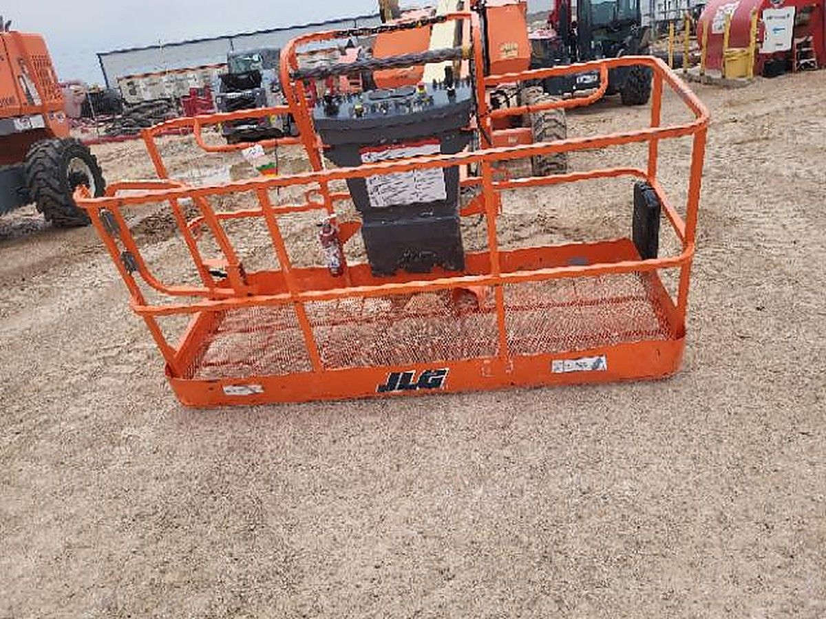 JLG 600S photo 9