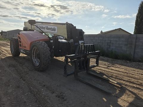 2016 JLG 642 Forklift Variable Reach 6000# 40-49'