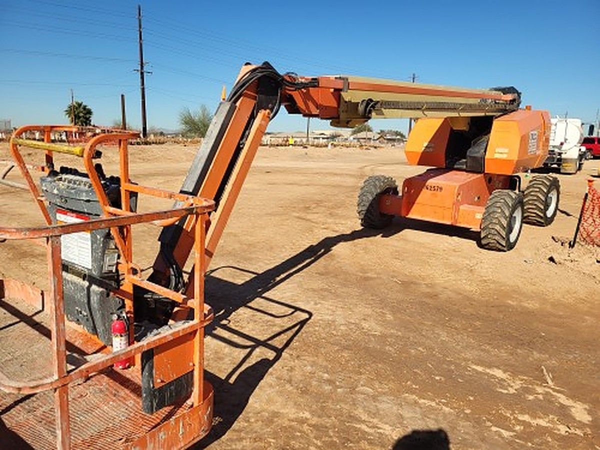 JLG 660SJ photo 2