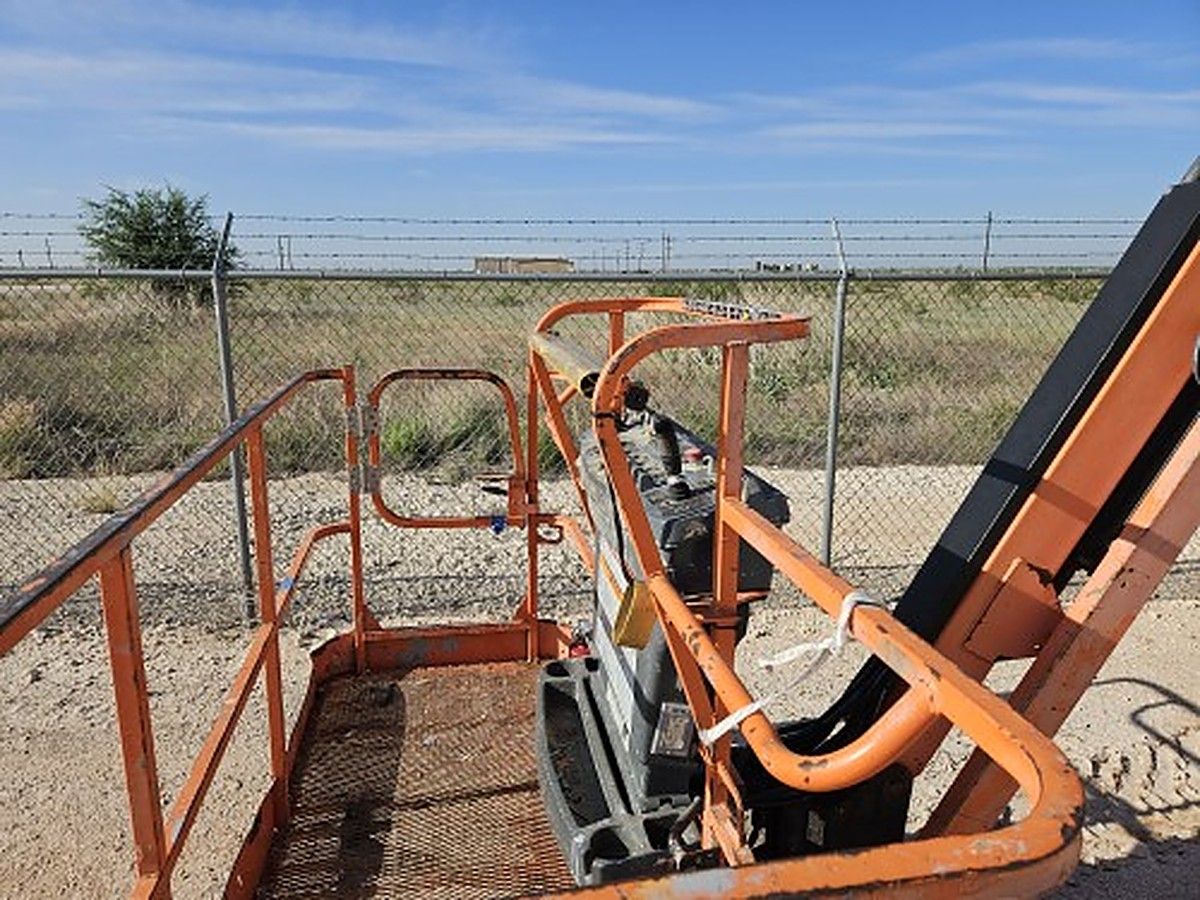 JLG 800AJ photo 2
