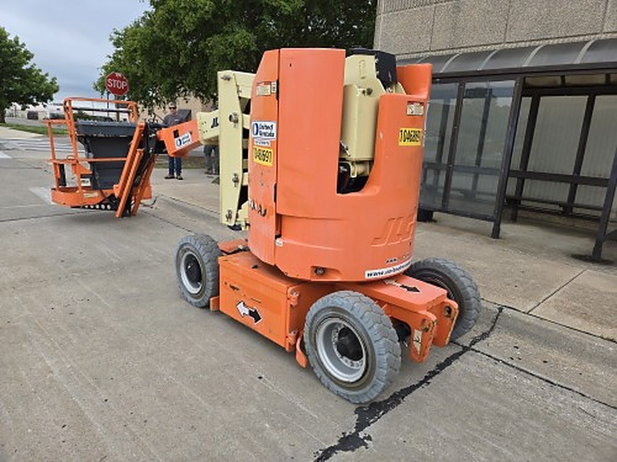JLG E300AJP photo 4