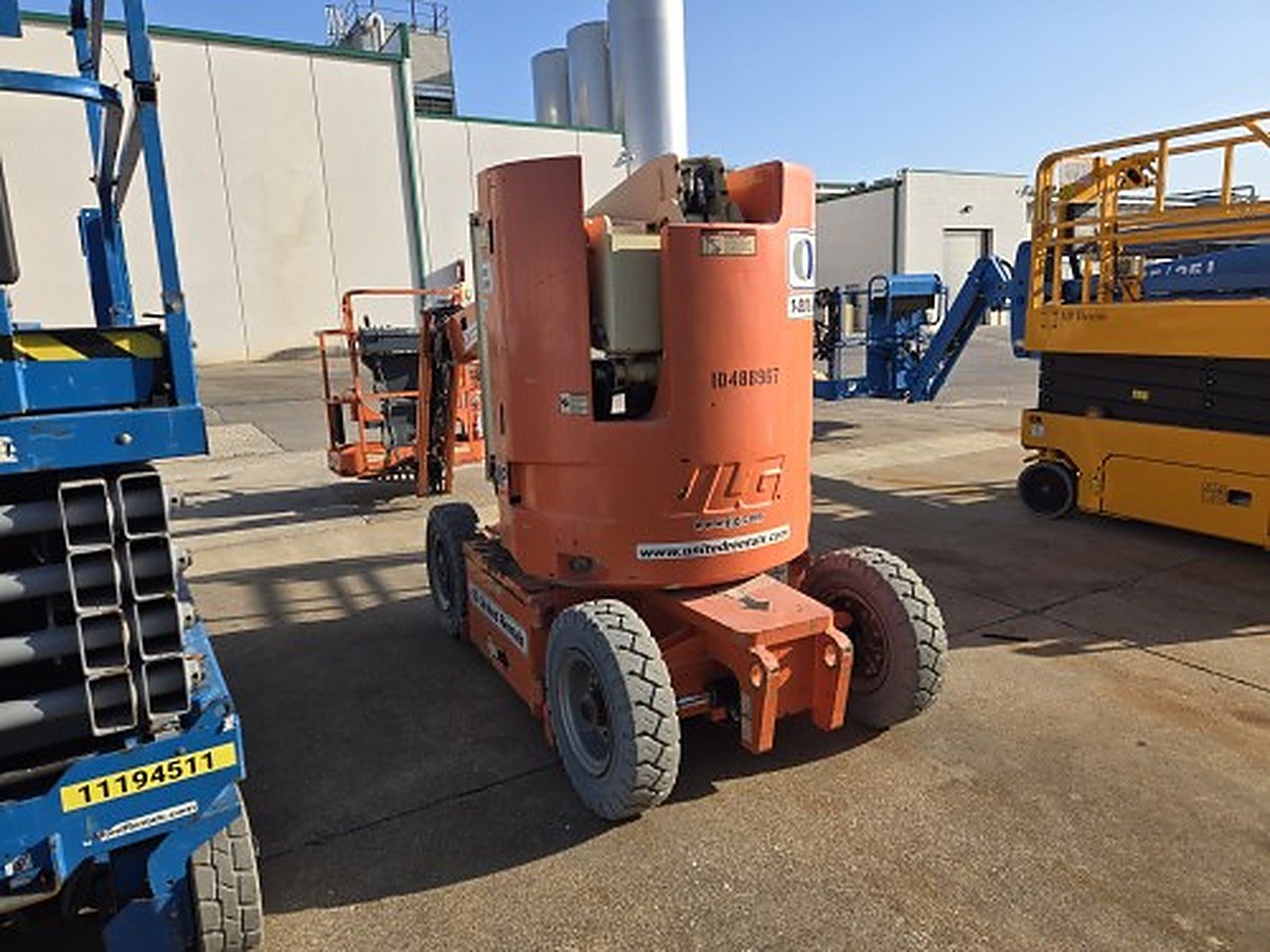 JLG E300AJP photo 2