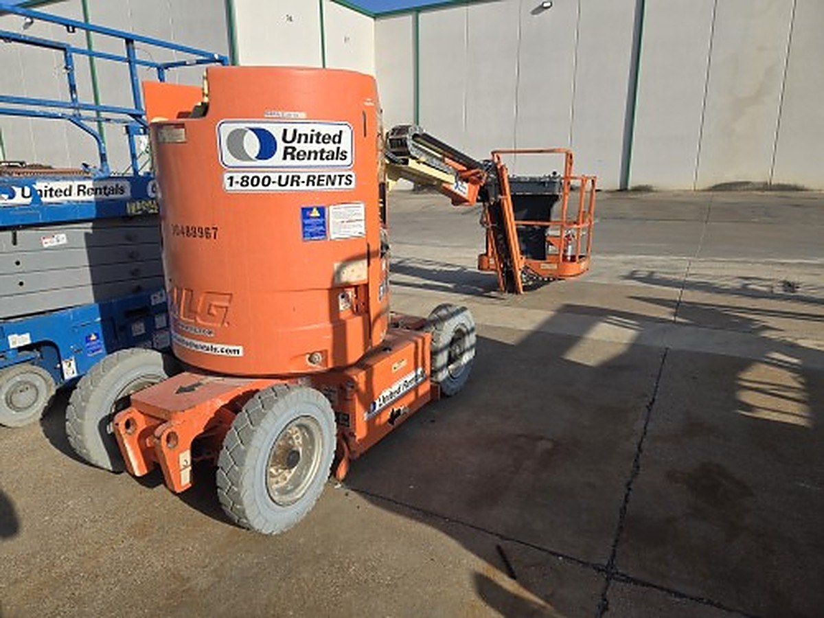 JLG E300AJP photo 3
