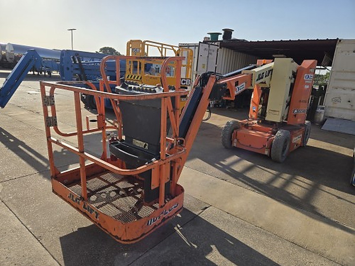JLG E300AJP photo 4