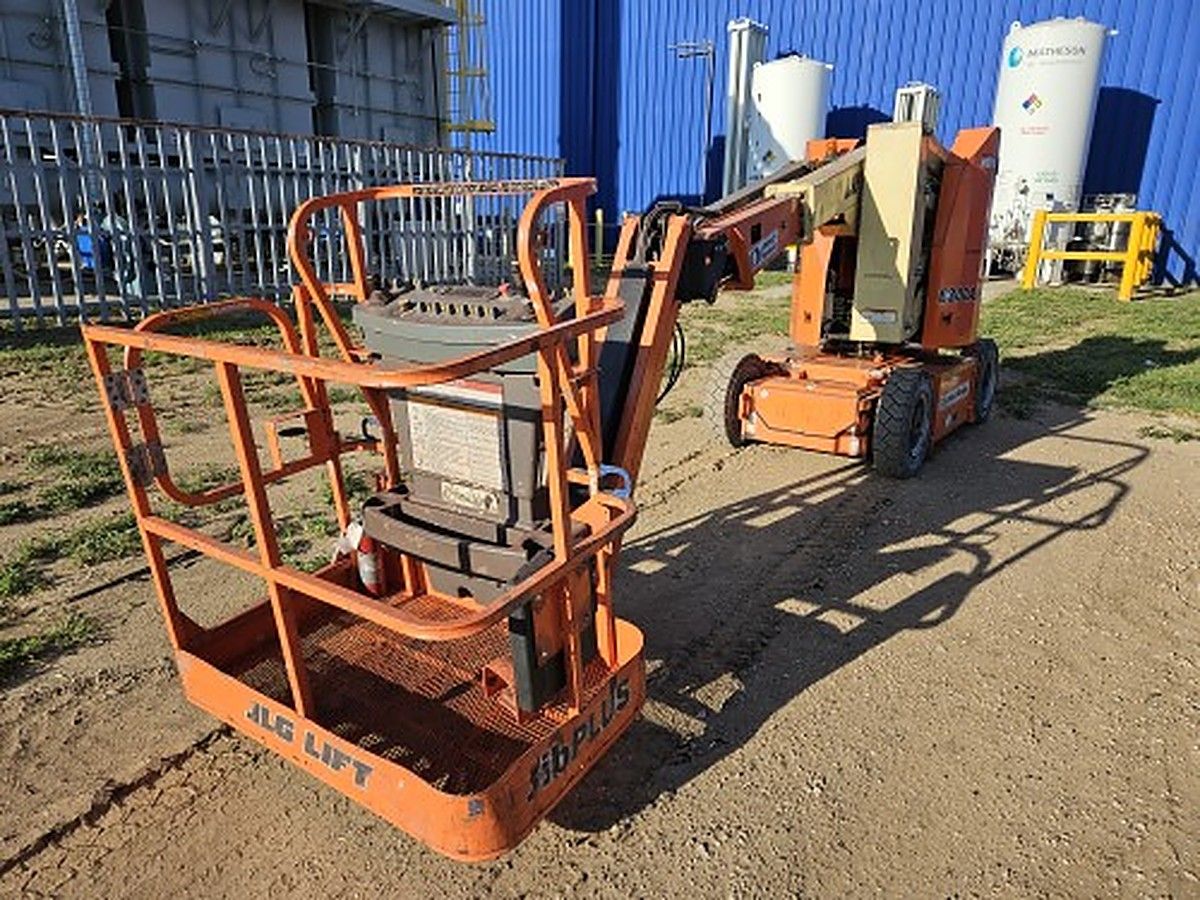 JLG E300AJP photo 4