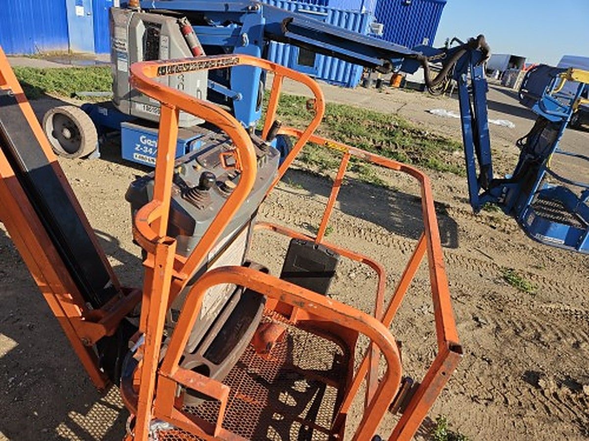 JLG E300AJP photo 5