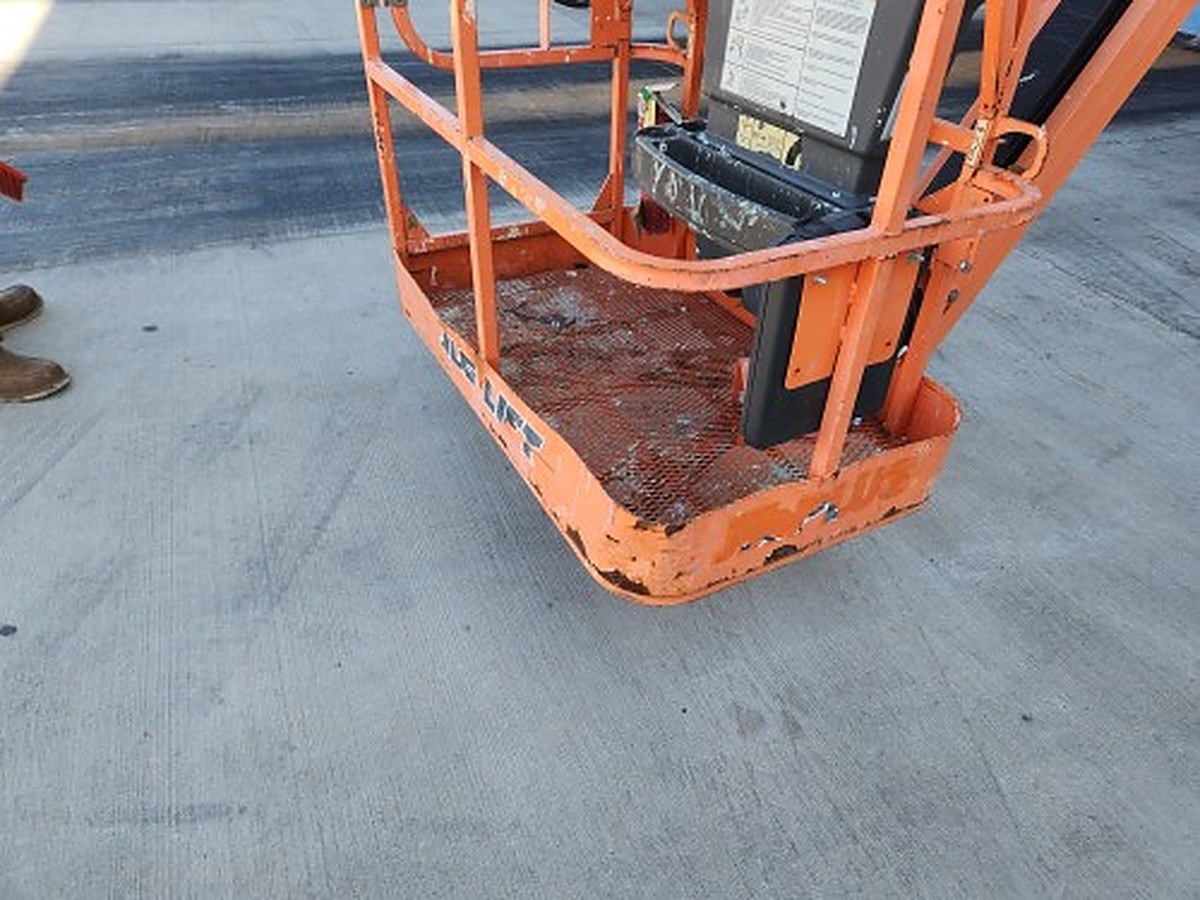 JLG E300AJP photo 11