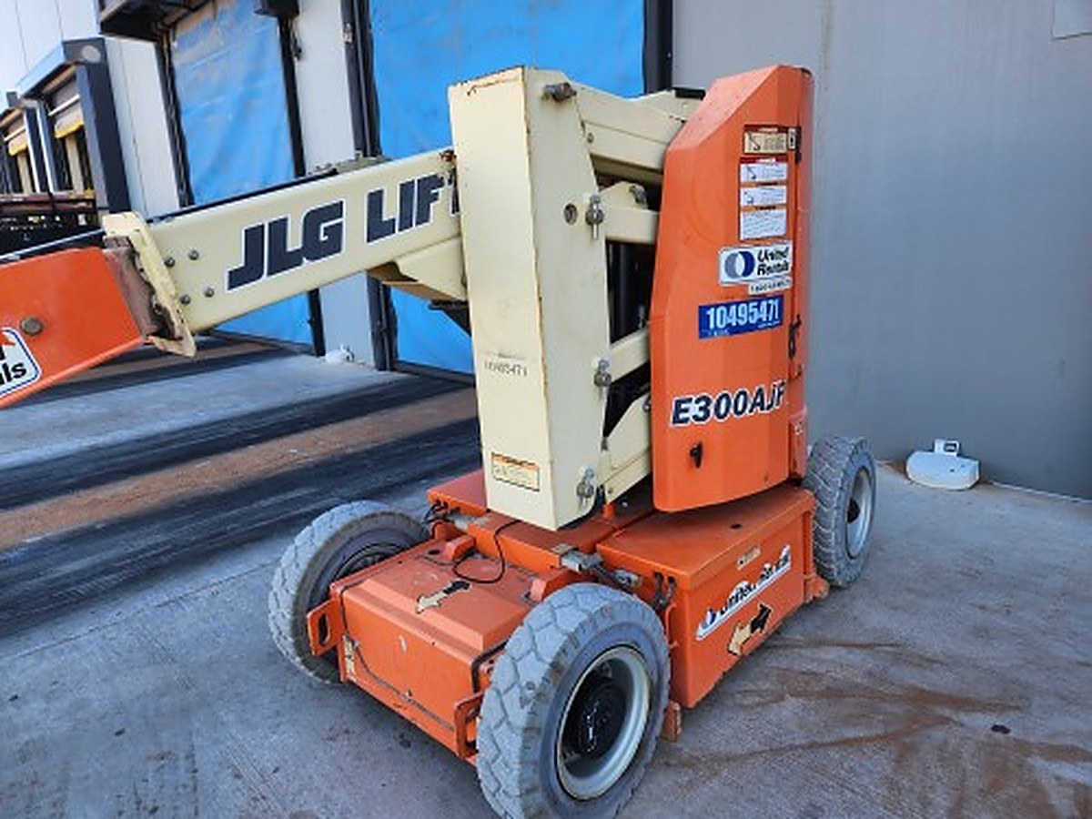 JLG E300AJP photo 4