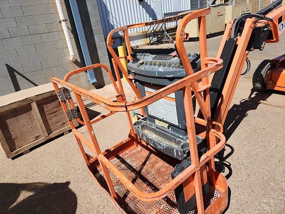 JLG E300AJP photo 6