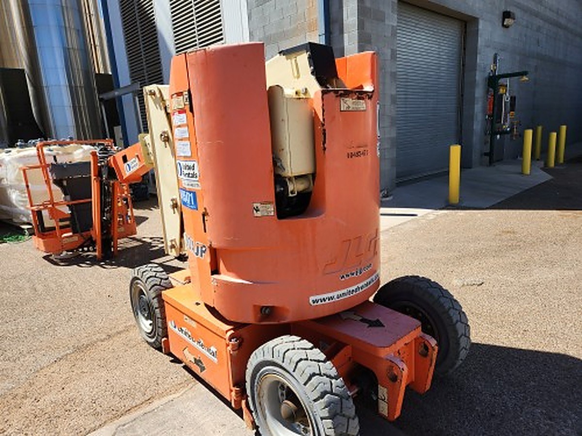 JLG E300AJP photo 8