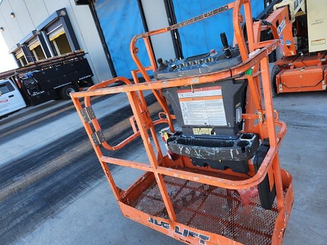 2016 JLG E300AJP Boom 30-33' Articulating Dc