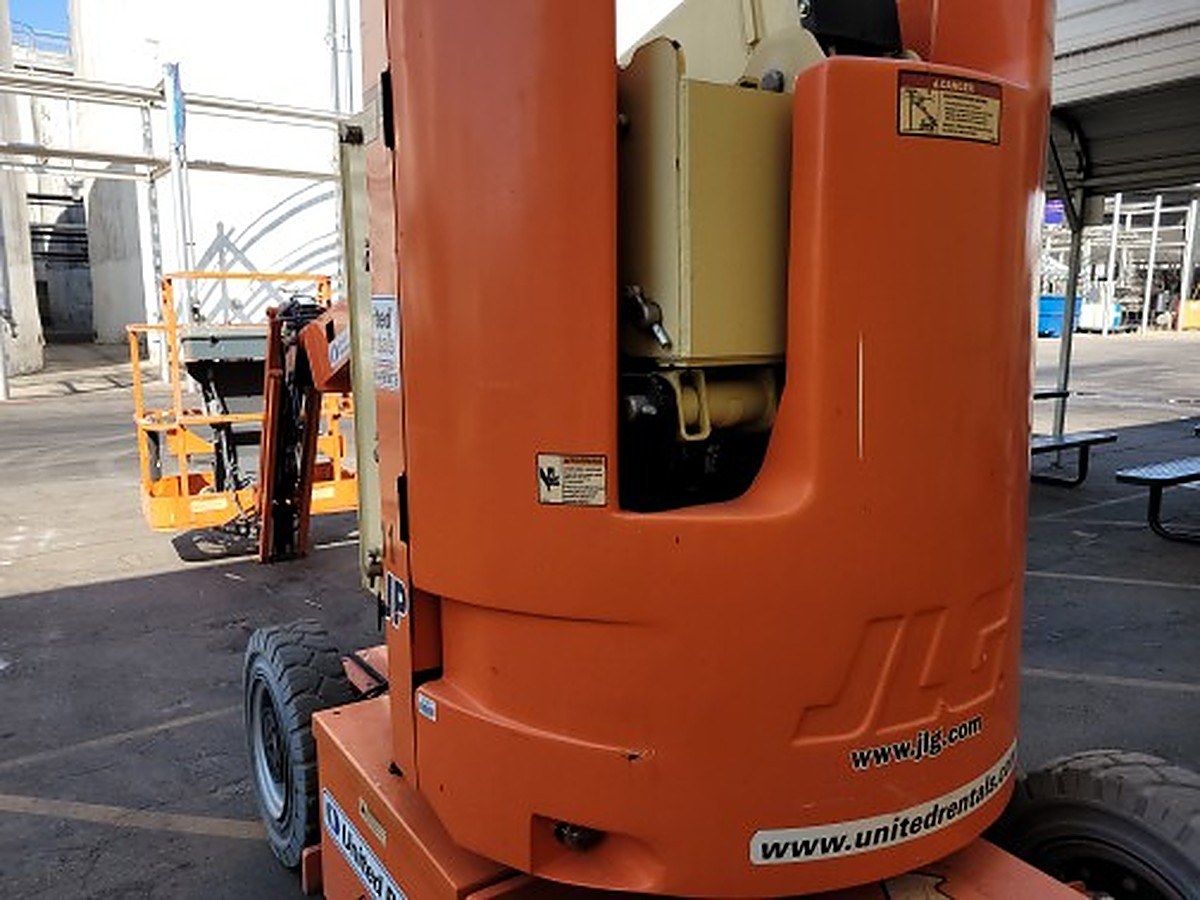 JLG E300AJP photo 4