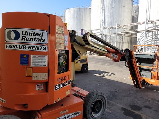 2016 JLG E300AJP Boom 30-33' Articulating Dc