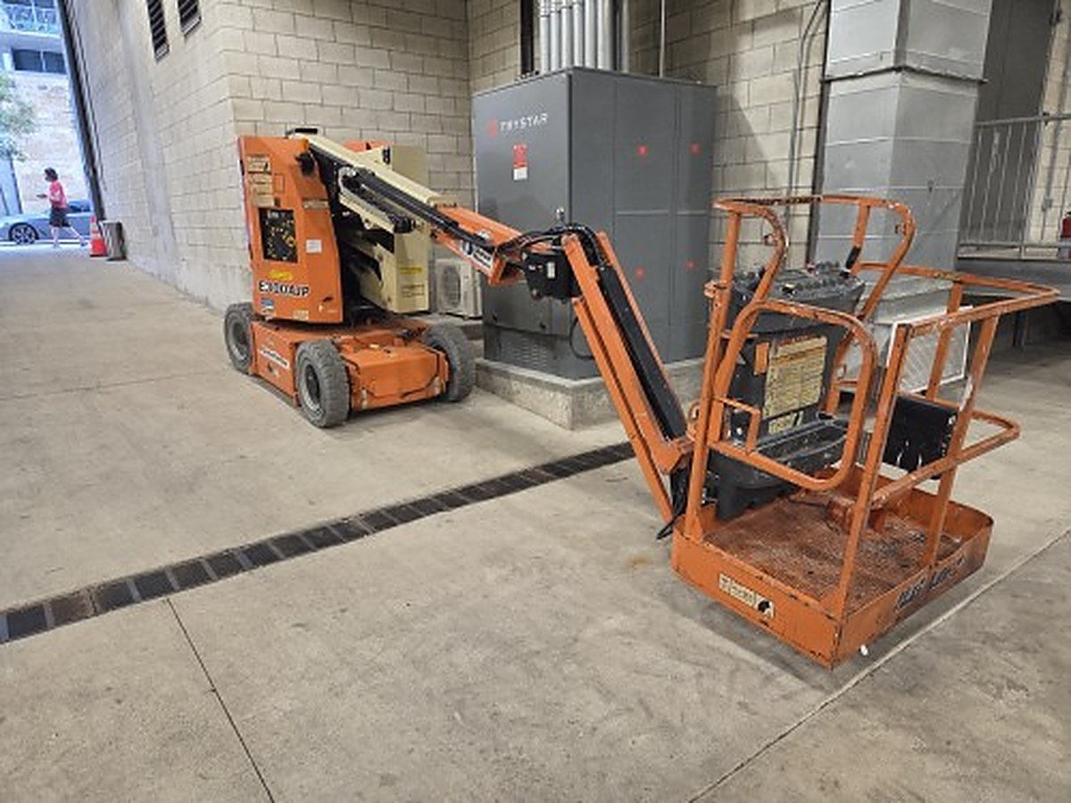 JLG E300AJP photo 5