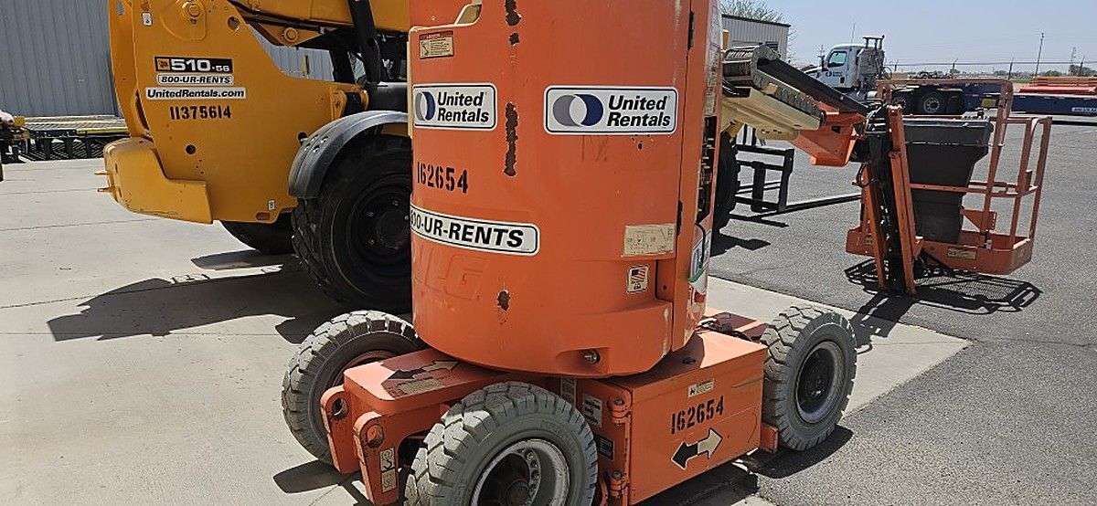 JLG E300AJP photo 5