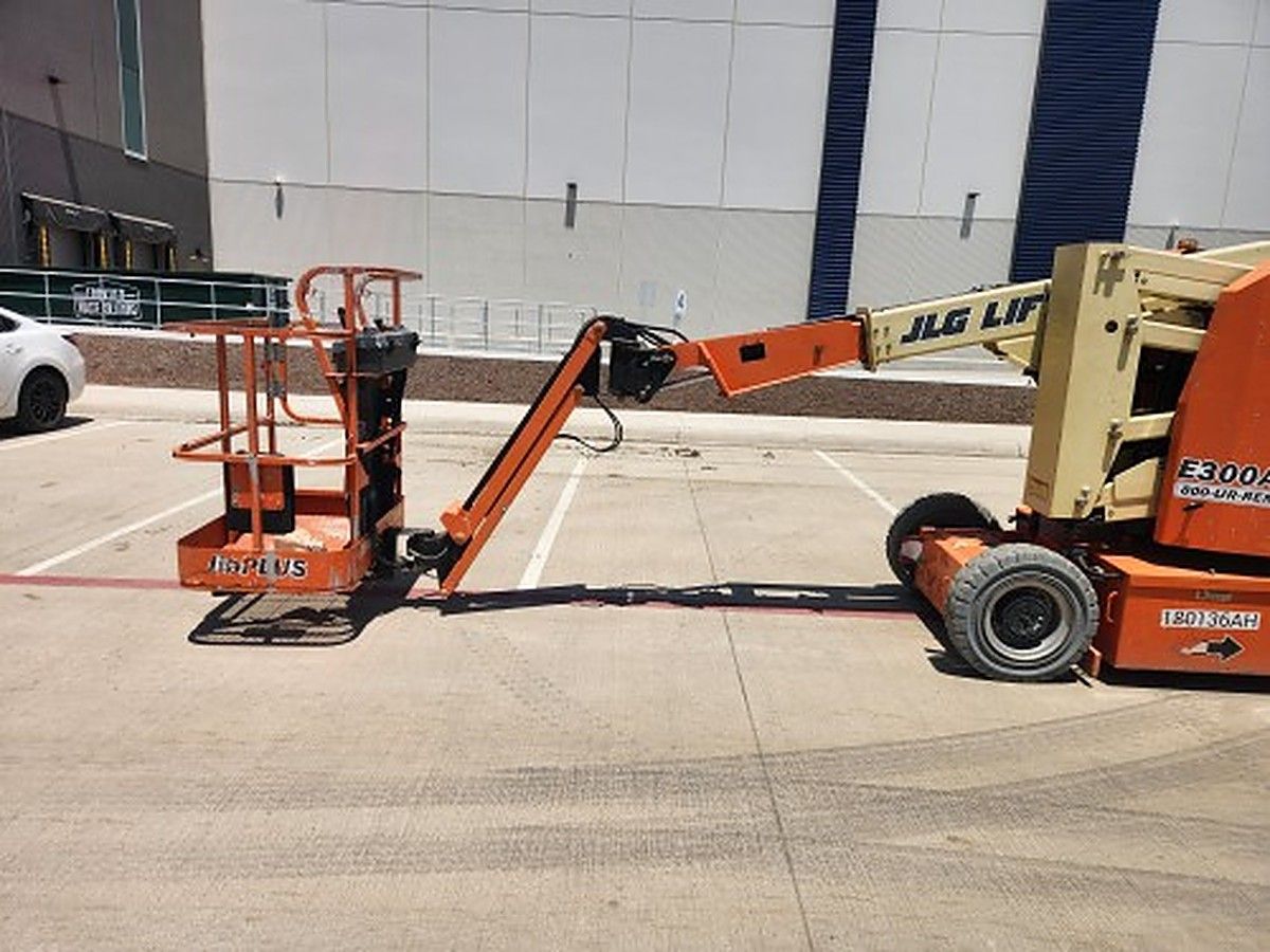JLG E300AJP photo 4