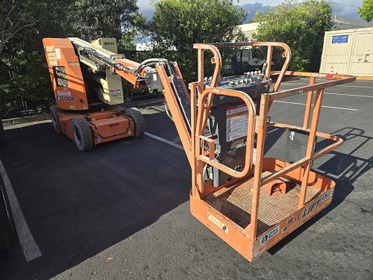 JLG E300AJP photo 5